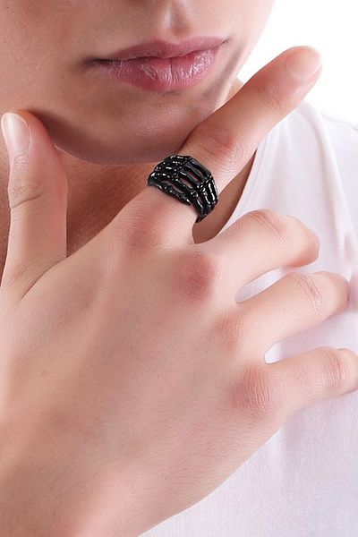 LABALABA Men's Black Oxide Plated Skeleton Hand Ring