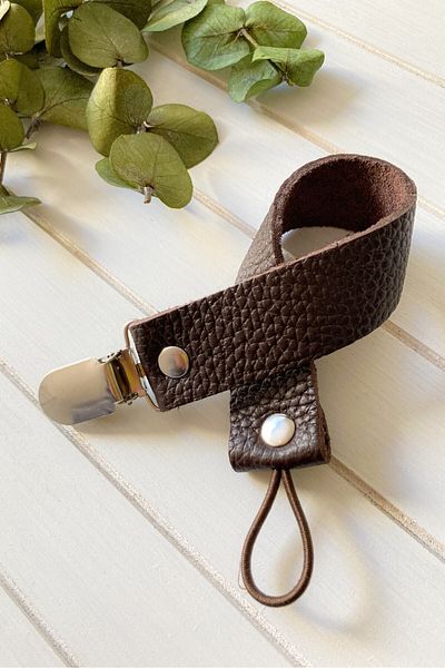 Li Puna Brown Leather Pacifier Strap - Pacifier Chain with Protected Metal Clip Lpemzk25