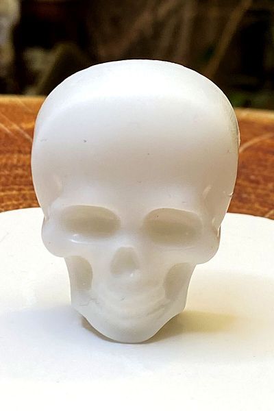 FANTASTİK SANAT ATÖLYESİ Decorative Gift White Color Skull Skeleton Model Decorative 3 Pieces Bath Soap - Acacia Scented