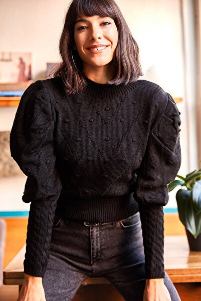 Olalook Kadın Siyah Minik Ponponlu Kol Detaylı Bel Üstü Triko Kazak KZK-19000253