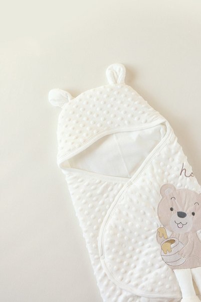 AE Group Unisex Baby White Cute Topitos Embroidered Velboa Swaddle Cream