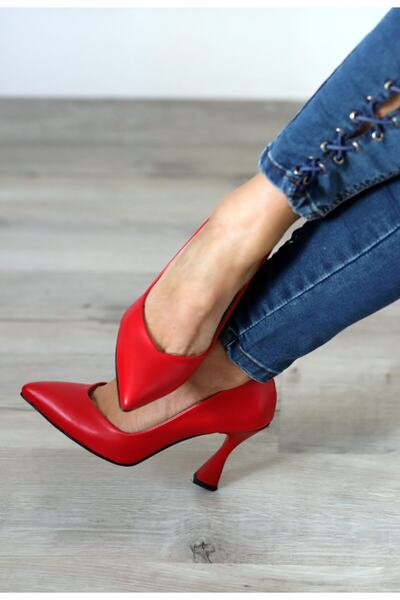 Ayakkabı Podyumum Kırmızı Orta Boy Kadeh Topuk, V Ağız Parmak Dekolteli Kadın Ayakkabısı