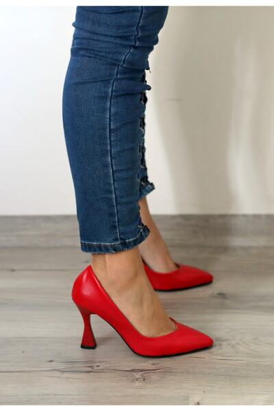 Ayakkabı Podyumum Kırmızı Orta Boy Kadeh Topuk, V Ağız Parmak Dekolteli Kadın Ayakkabısı
