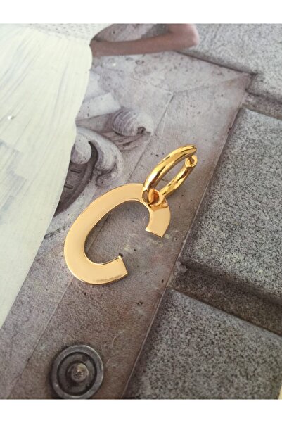 C Harfi Gold Renk Plaka Küpe