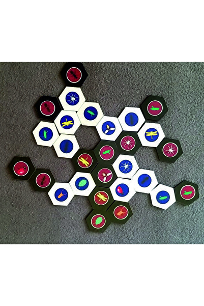 Tiydem لعبة Hive Invasion Hyve الإستراتيجية