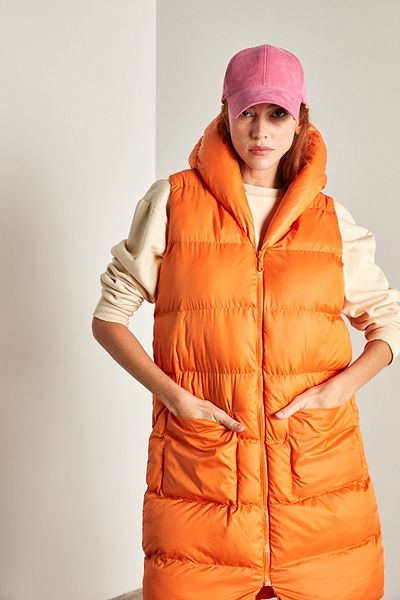 Y-London Orangefarbene lange Pufferweste mit Kapuze für Damen YL-MN99902