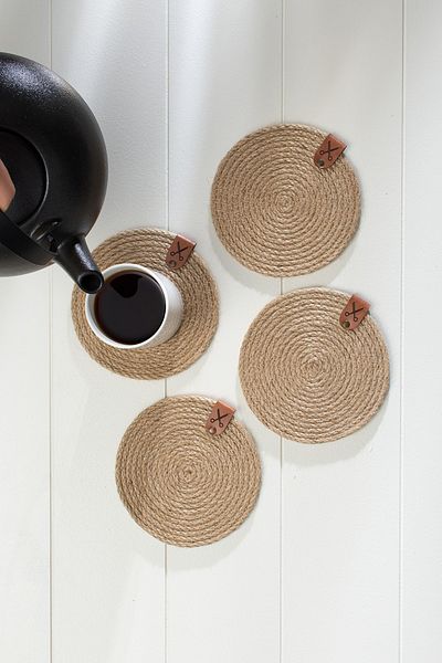 Homever 4 Pieces 13cm Natural Jute Straw Knitted Coasters Presentation Set