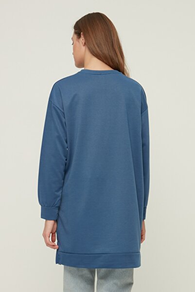 Trendyol Modest Základní pletená mikina Indigo Crew Neck Deck Detailed TCTAW22TW0138