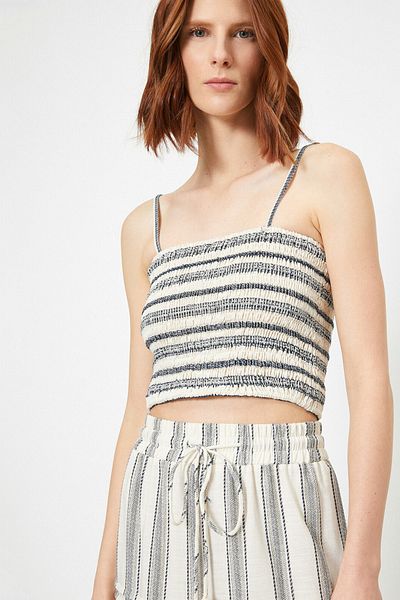 Koton Γυναικεία Skirtly Yours Styled By Melis Agazat - Thin Strap Crop Μπλούζα