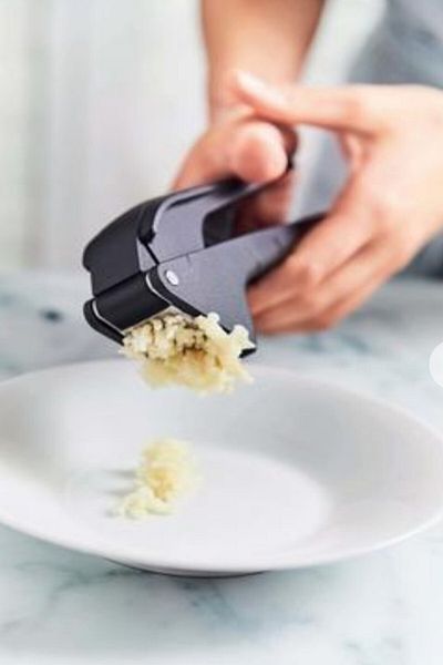 Tupperware Copy - Garlic Crusher