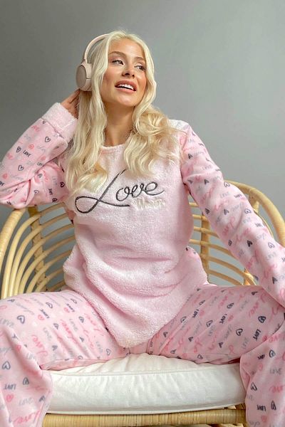 Pijamaevi Powder Pink Love Winter Patterned Women's Plush Pajama Set