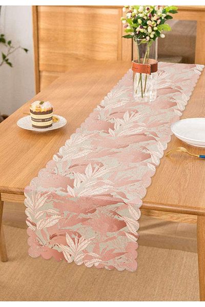 Realhomes Ροζ ειδικής σχεδίασης Leaf Motif Runner σε γκρι φόντο