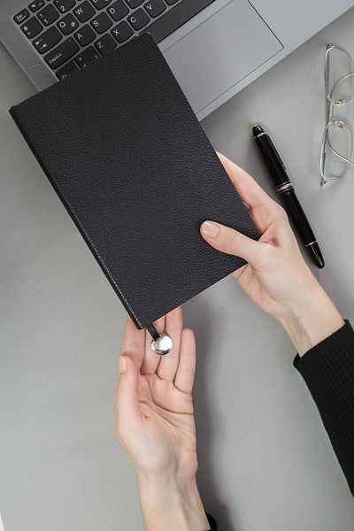 Leather Paper دفتر ملاحظات كونياك فلوتر كبير الحجم - جلد و ورق 13x21
