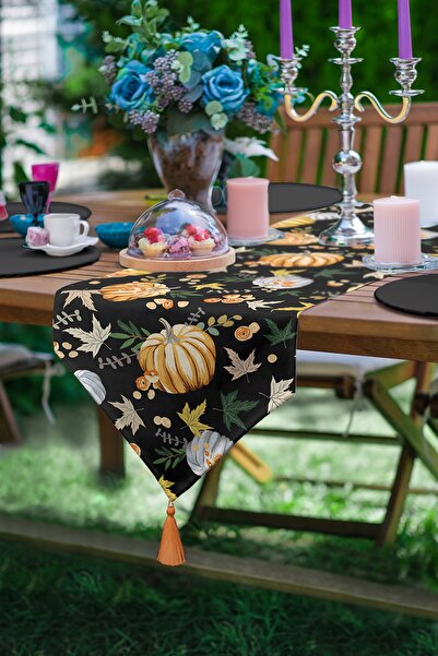 Realhomes عداء مثلث من الشنيل بتصميم خاص مطبوع رقميًا بنمط اليقطين على خلفية ...