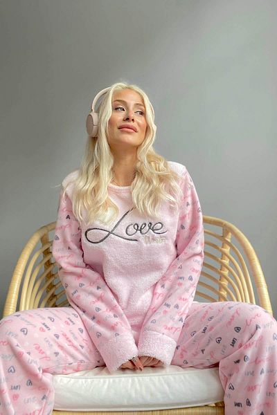 Pijamaevi Powder Pink Love Winter Patterned Women's Plush Pajama Set