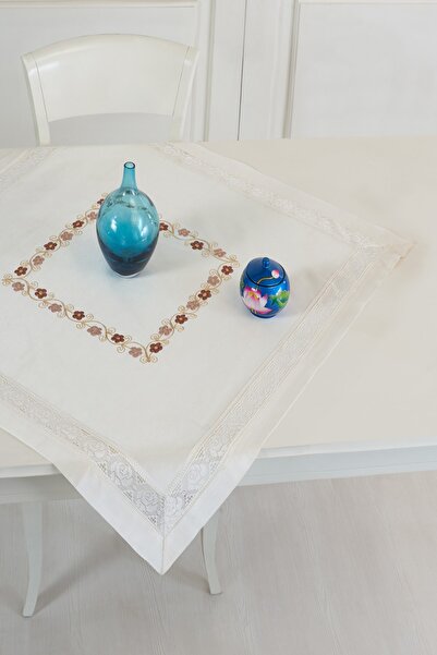 ÖDEL HOME مفرش طاولة كريمي بولدان حرير لاسي بني مطرز بالزهور مقاس 90x90 سم