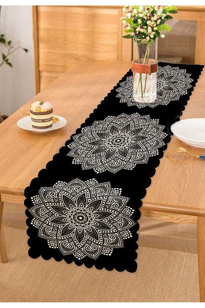 Realhomes Runner decorativ cu design mandala alb-negru