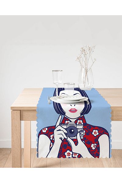 Realhomes Fată japoneză care face fotografii cu motiv alergător