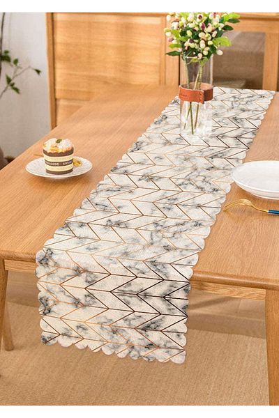 Realhomes Alergăr modern cu design special, cu fundal de marmură și model geometric