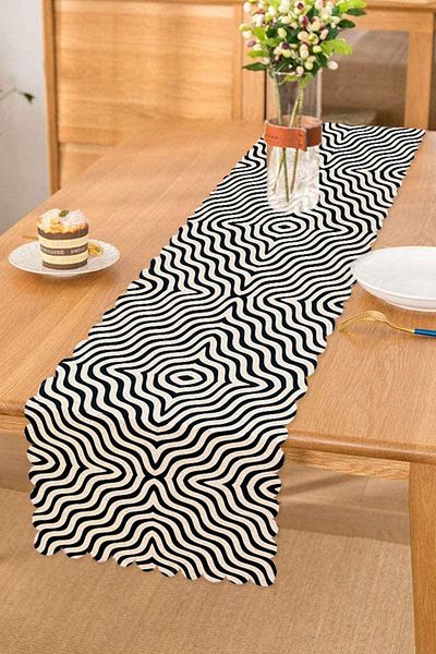 Realhomes Liniile geometrice negre Special concepute Decorative Design Special Runner