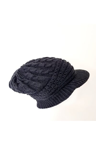 Bi Dünya Tarz قبعة محبوكة مبطنة باللون الأسود لتعكس أسلوبها