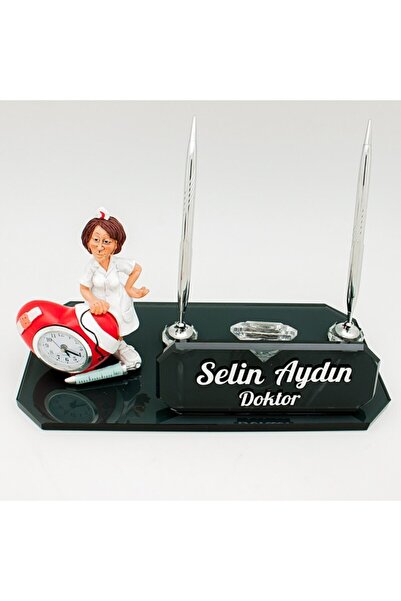 Ofistike Bayan Doktor Biblolu Saatli Isimlik Kristal Masa Isimliği