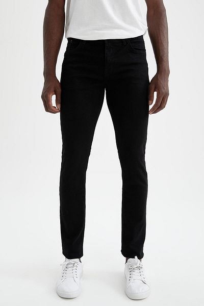 DeFacto Ανδρικό μαύρο τζιν παντελόνι Pedro Slim Fit με κανονική μέση και στενό πόδι S2711AZ21AU