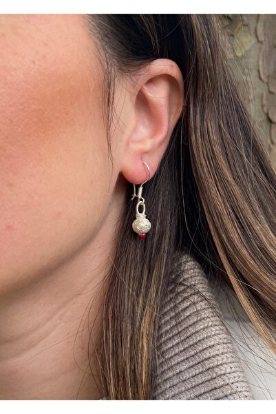 Kazaziye Gümüş Kırmızı Boncuklu Gümüş Kazaziye Sallantılı Küpe