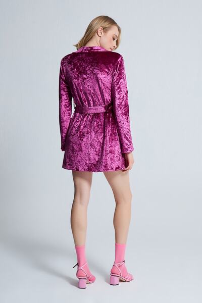 BERFUĞ KIRAN Omzu Vatkalı Beli Kemerli Janjanlı Kadife Elbise