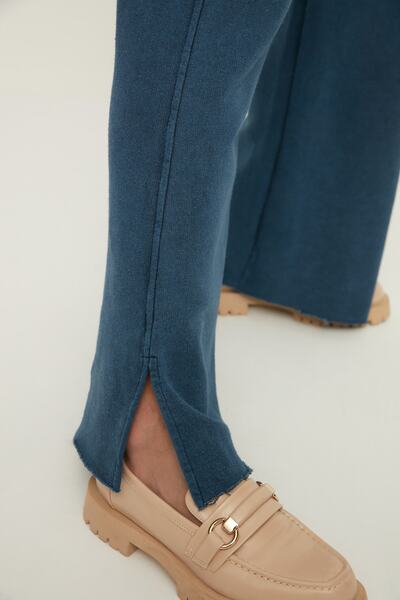Trendyol Collection Indigo Faded Effect Široká noha/Široká noha Normální pas Tenké pletené tepláky Kalhoty TWOAW22EA0426