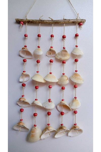 2A Sanat Red Beaded Seashell Figured Wind Rose