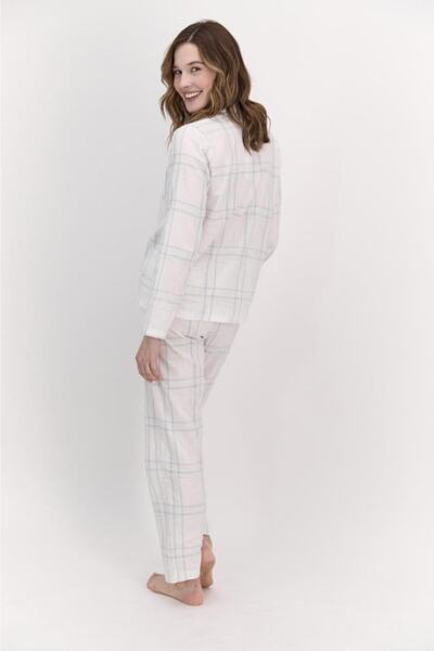 Arnetta Plaid Pattern Neck Buttoned Women's Pajamas Set