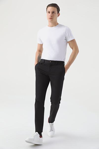 Twn Панталони Twn Slim Fit в черно с армур