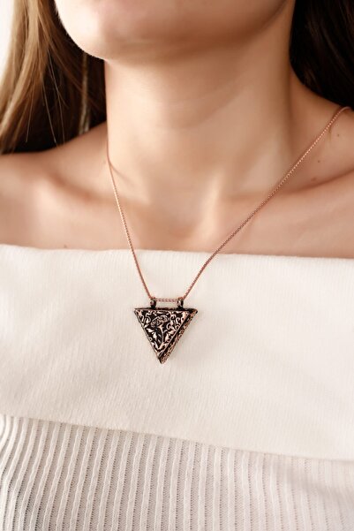 Lia Berto Rose Karanfil Figürlü Muska 925 Ayar Gümüş Kolye