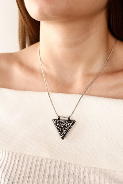 Lia Berto Karanfil Figürlü Muska 925 Ayar Gümüş Kolye