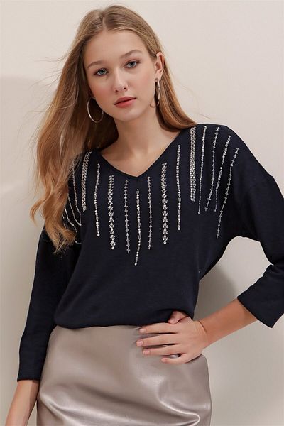 AQE FASHION Γυναικεία μπλούζα Navy Blue με λαιμόκοψη ασημί μεταλλική στάμπα