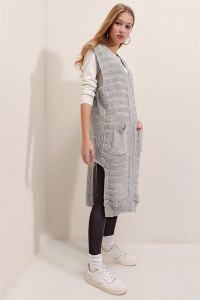 AQE FASHION Women's Gray V-Neck Pocket Poncho