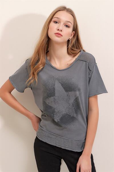 AQE FASHION Women's Gray Washed Star Printed Mesh Detailed T-shirt