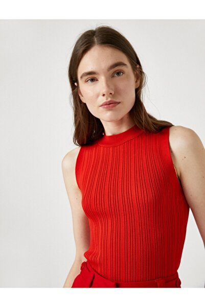 Koton Ärmelloser Strickpullover mit Rundhalsausschnitt