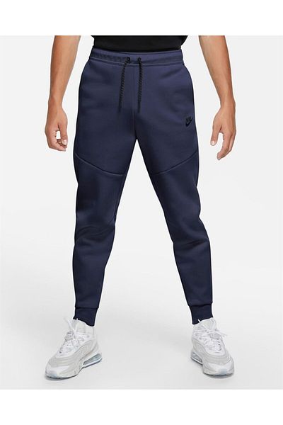 Nike tech fleece joggers medium deals