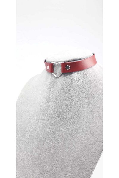 Fugusugu Heart Centered Red Choker