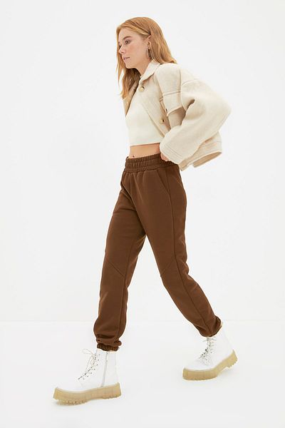 Trendyol Collection Καφέ Basic Jogger Πλεκτό Φλις Παντελόνι Φούτερ με Χοντρό Εσωτερικό TWOAW21EA0010