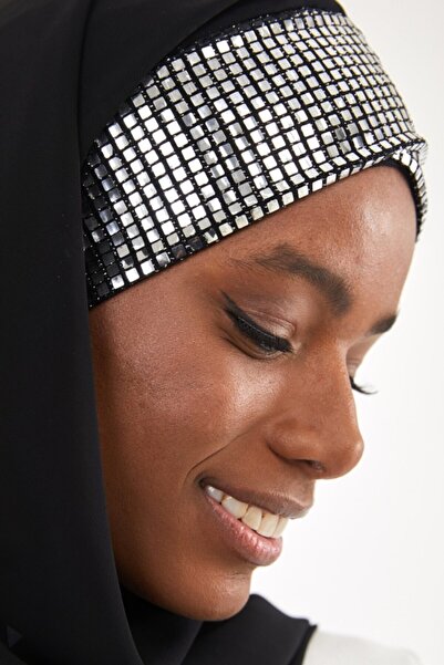 Differenza Triangle Chiffon Scarf - Black Silver