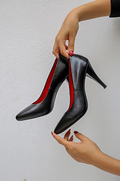 ELİT SHOES حذاء Elza مصنوع من الجلد الطبيعي ونعل مطاطي أسود للنساء