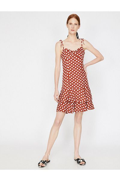 Koton Kurzes Lagenkleid mit gepunktetem Rock