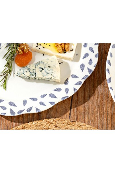 English Home 25 Cm Clover Leaf Porcelain Boat Plate - White and Blue