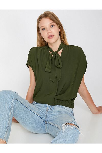 Koton Bluse mit Kragendetail