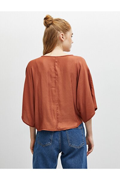 Koton Λεπτομερής μπλούζα με κουμπί