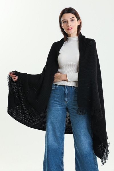 Ocean Black Tasseled Knitwear Shoulder Shawl