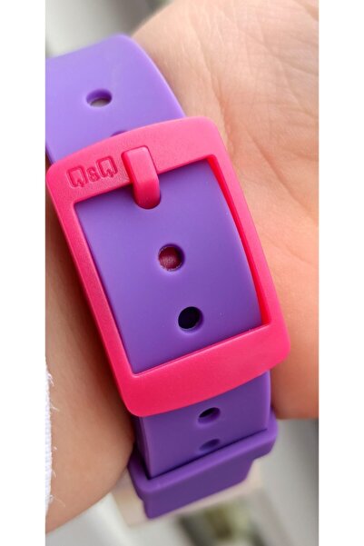 Q&Q Girl's Purple Wristwatch